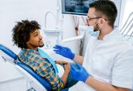 /content/dam/uhc/uhone/health-and-wellness/wide-ManAtTheDentist-1190435332_0.jpg